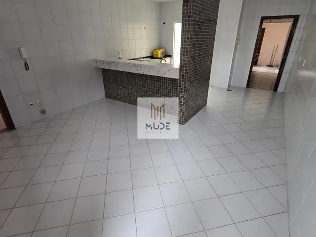 Imagem 6: Casa Duplex, 4 Quartos, Suites, Piscina e Pronta para Morar- À Venda na Pituba (Comercial e Residencial
