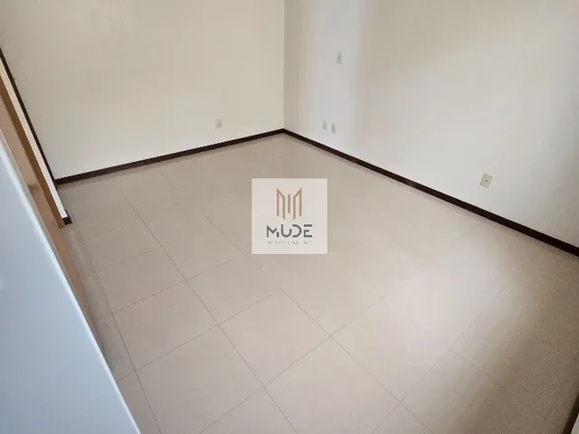 Imagem 3: Casa Duplex, 4 Quartos, Suites, Piscina e Pronta para Morar- À Venda na Pituba (Comercial e Residencial