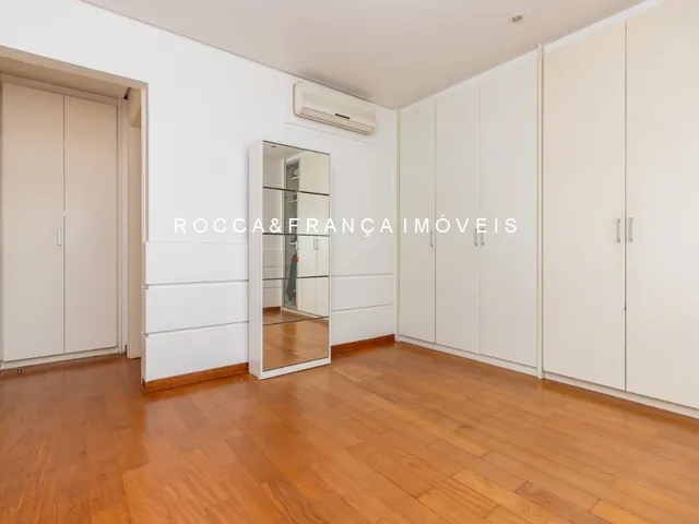 Imagem 4: Amplo e Elegante Apartamento no Campo Belo