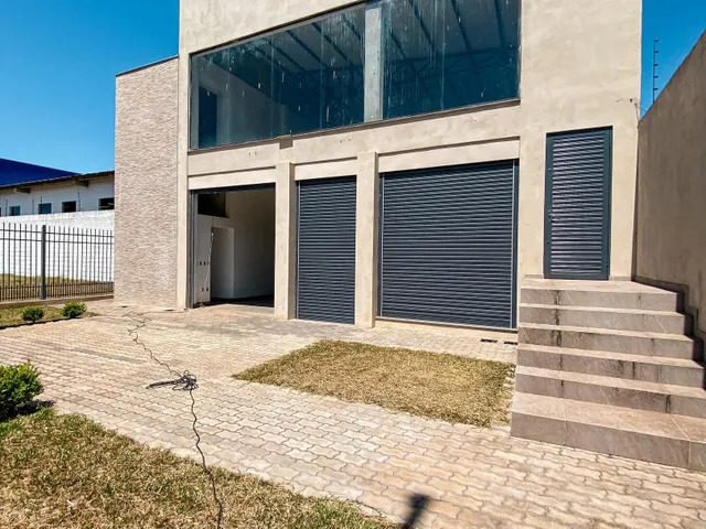 Imagem: Prédio Comercial e Terreno de Esquina
