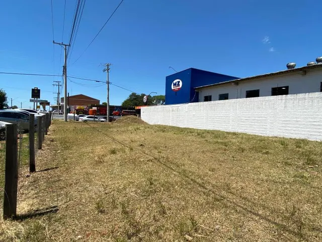 Imagem 4: Prédio Comercial e Terreno de Esquina