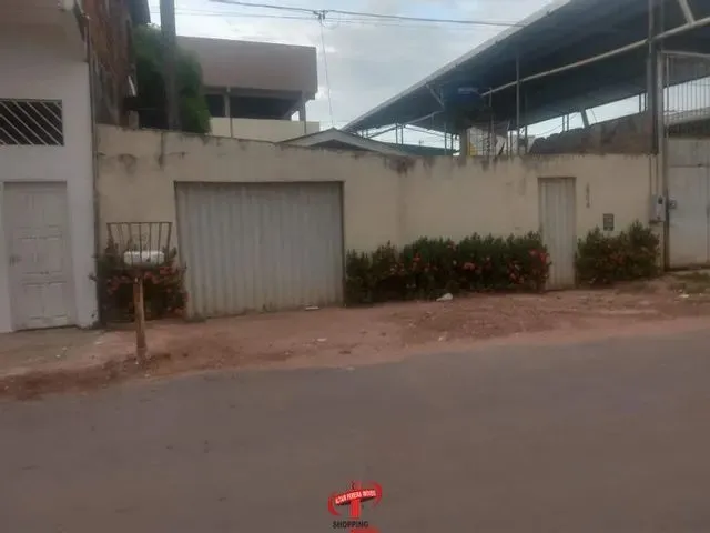 Imagem: A casa possui 1 Dormitório, 1 Banheiro, 1 Vaga na garagem,
