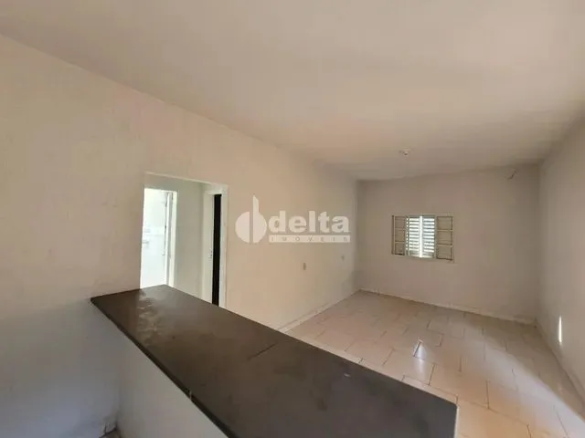 Imagem: Casa para Aluguel, 2 Quartos, Centro - Uberlândia/Mg