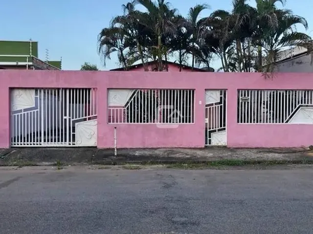 Imagem: Casa com 3 Dormitórios À Venda - R$ 350.000,00