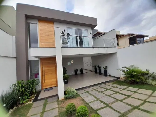 Imagem: Casa com 3 Dormitórios À Venda, 180 M²