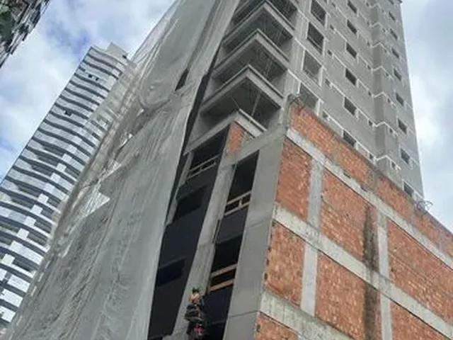 Imagem: Vendo Apartamento em Meia Praia Sc