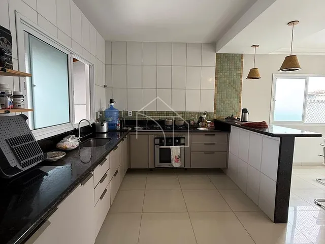 Imagem 5: Casa Triplex com 4 Quartos (2 Suítes) em Colina de Laranjeiras