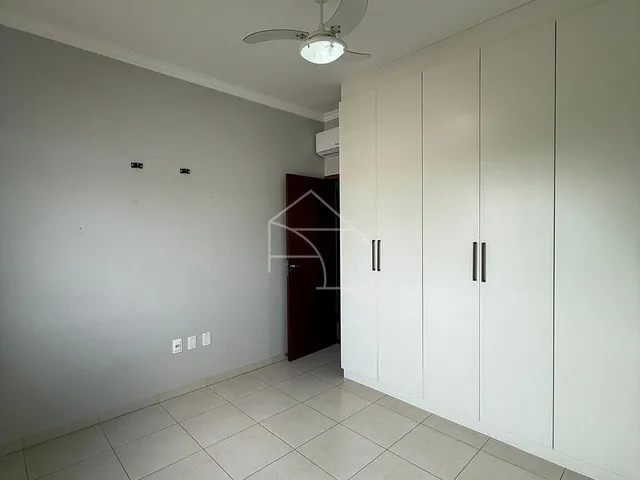 Imagem 15: Casa Triplex com 4 Quartos (2 Suítes) em Colina de Laranjeiras