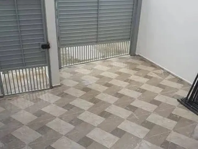 Imagem: A casa possui 2 Dormitórios, 2 Suítes, 2 Banheiros, 2