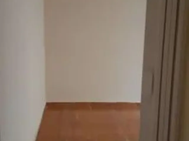 Imagem 1: Alugo Casa com Barracao no Fundo