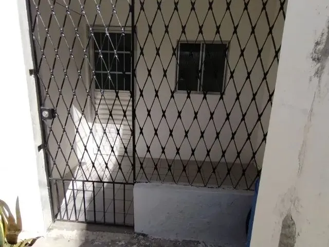 Imagem: A casa possui 1 Dormitório, 1 Banheiro, Acomodam 2 pessoas