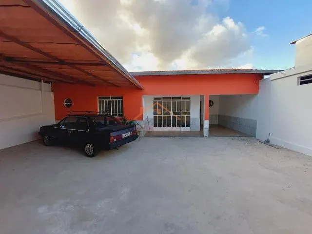 Imagem: Casa com Quintal, Telhado Colonial de 3