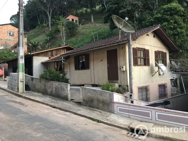 Imagem: Casa Mista na Rua Nova Trento - Troca por