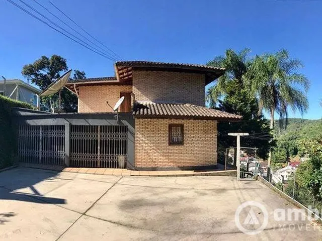 Imagem 1: Bela Casa com Amplo Terreno! ÓTIMA LOCALIZAÇÃO!
