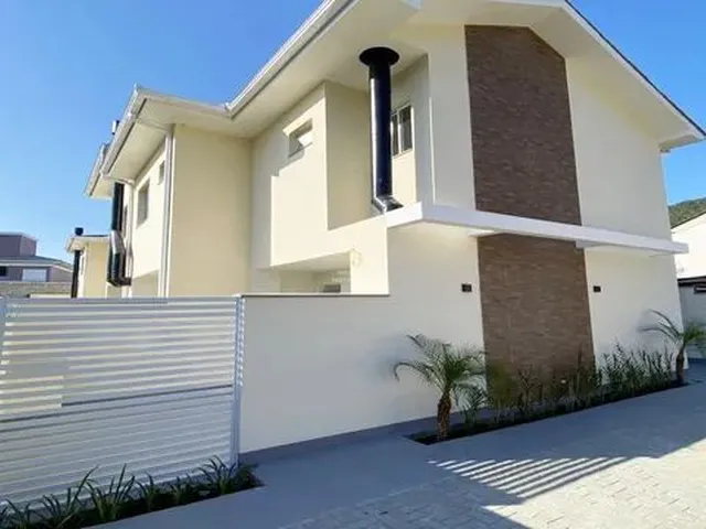 Imagem: Casa para Aluguel, 2 Quartos, 1 Vaga, Santo