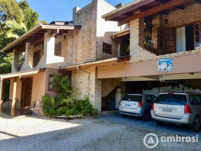 Imagem: Casa Diferenciada no Centro de Brusque
