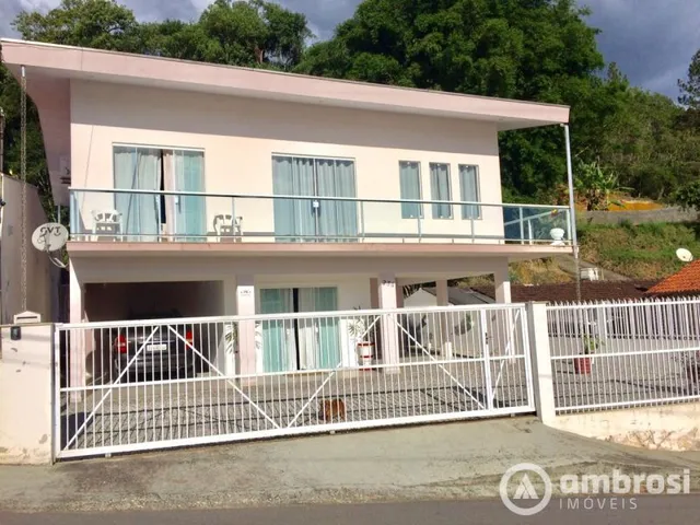Imagem: Ampla casa a 500 Metros do Centro de Brusque