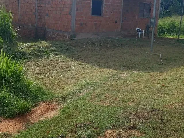Imagem: A casa possui 4 Dormitórios, 3 Banheiros e está