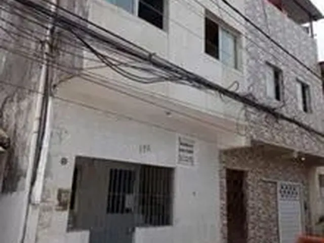 Imagem: 1 Casa com 3 Anda Sendo 2 Casa e Uma Cobertura