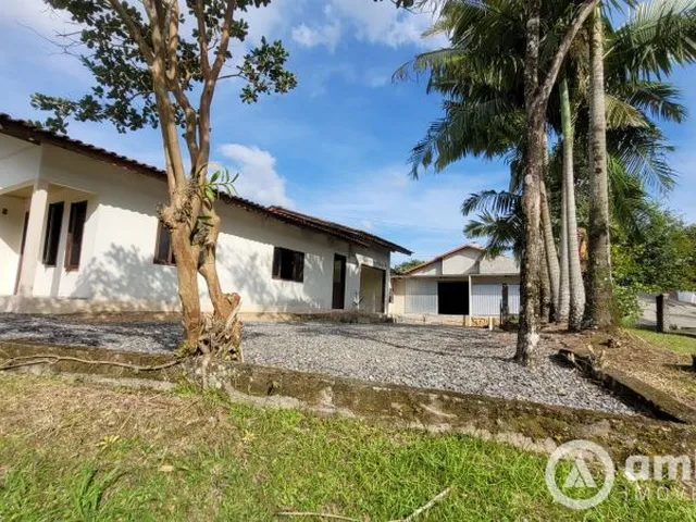 Imagem 4: Imóvel de 1.298,16 m² incluindo casa e galpão