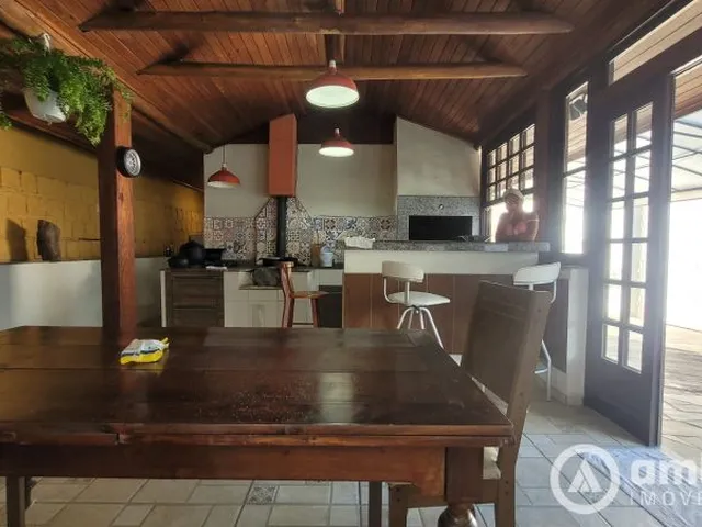 Imagem 5: Casa especial e muito bem localizada