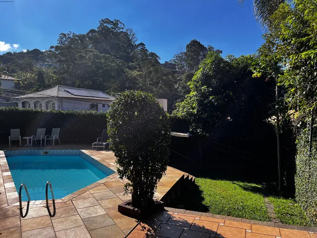 Imagem: Casa alto padrão, piscina, 4 suítes, 6