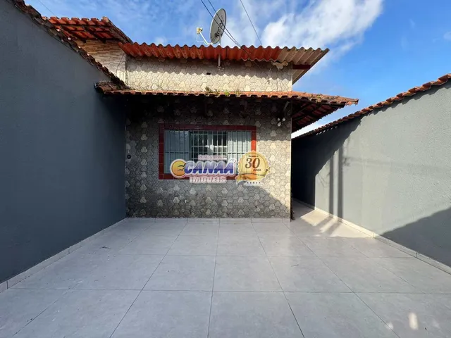 Imagem: Casa À Venda em Mongaguá - Espaço, Conforto