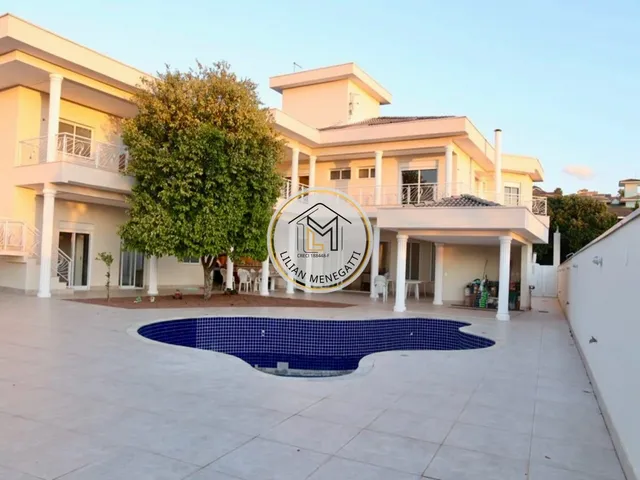 Imagem: A casa em condomínio possui 6 Dormitórios, 6 Suítes, 7