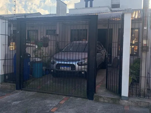 Imagem 2: Casas - Sobrados ( novos e usados) com 2 Dormitorio(s) localizado(a) no bairro Parque da