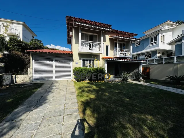 Imagem: A casa possui 3 Dormitórios, 1 Suíte, 3 Banheiros, 2