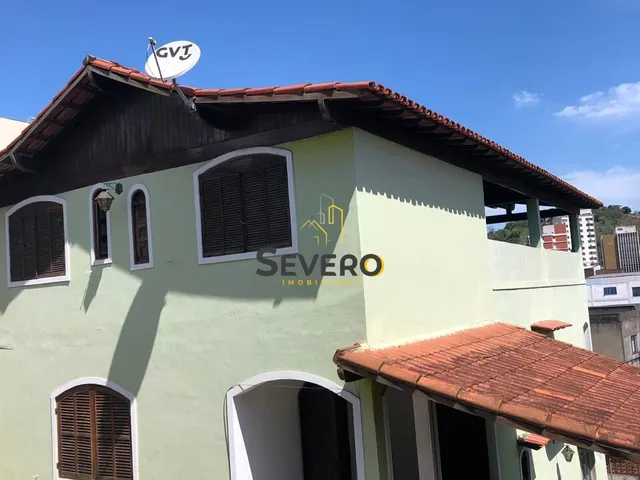 Imagem: A casa possui 7 Dormitórios, 2 Suítes, 3 Banheiros,