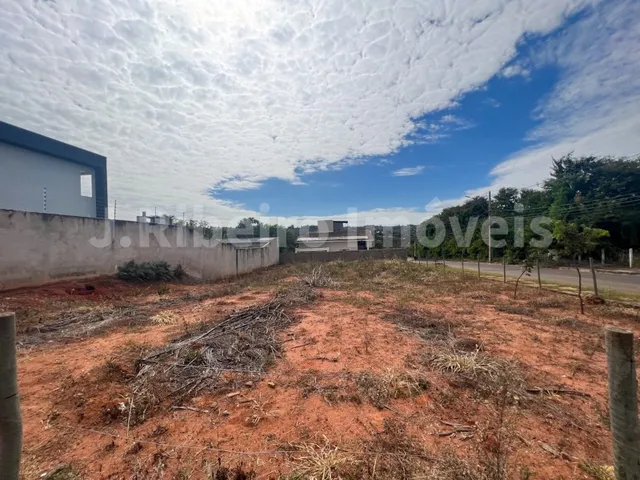 Imagem: O terreno possui 742m² de Área Privada, Imóvel novo e