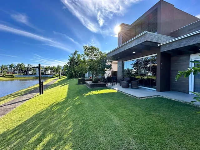 Imagem: Super Lago à frente - Casa toda repaginada