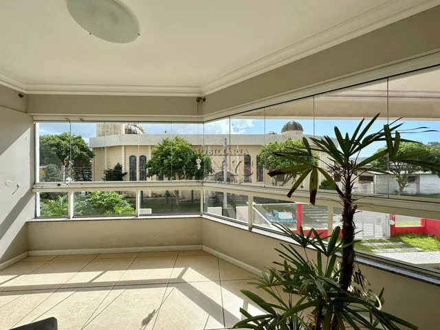 Imagem 3: Casa Sobrado em Capão da Canoa - 388m2 - 3 dormitórios Suíte - garagem para 5 carros