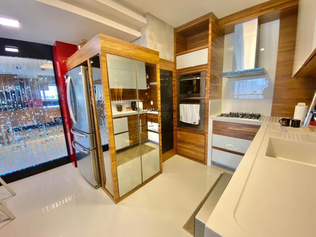 Imagem 11: Exclusividade e Luxo - Apartamento Diferenciado 5 dormitórios (3 suítes) Mobiliado e