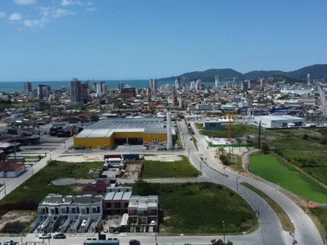 Imagem: Terreno Esquina Rua Principal Pereque Escriturado