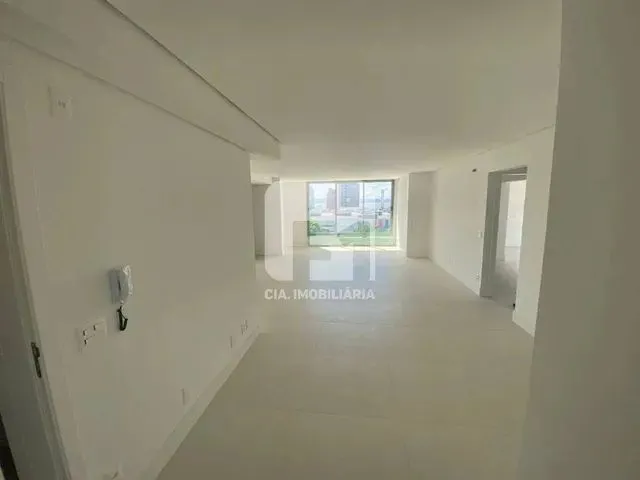 Imagem: Apartamento de 3 Suítes À Venda na Agronômica