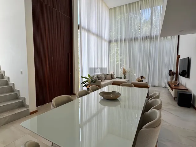 Imagem 9: Casa de 5 Suítes à Venda na Praia do Forte - Luxo e Conforto à Beira-Mar!
