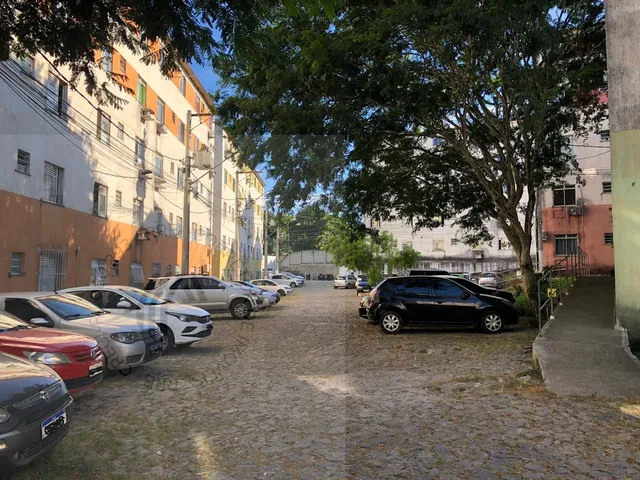 Imagem: O apartamento possui 2 Dormitórios, 1 Banheiro, 1 Vaga na