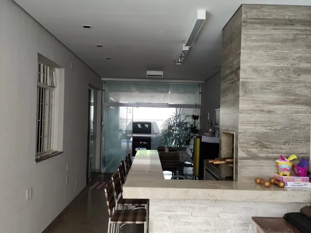 Imagem 5: Casa em 2 pavimentos, com 3 suítes, piscina, área gourmet, sala em 3 ambientes e 3