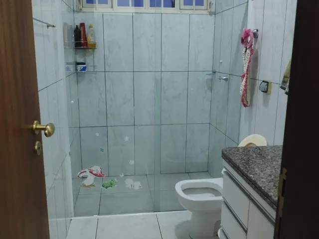 Imagem 11: Casa em 2 pavimentos, com 3 suítes, piscina, área gourmet, sala em 3 ambientes e 3
