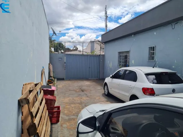 Imagem 9: Imóvel de 280 m², esquina, com 2 casas, sendo uma de 3/4 com 2 vagas e outra de 1/4