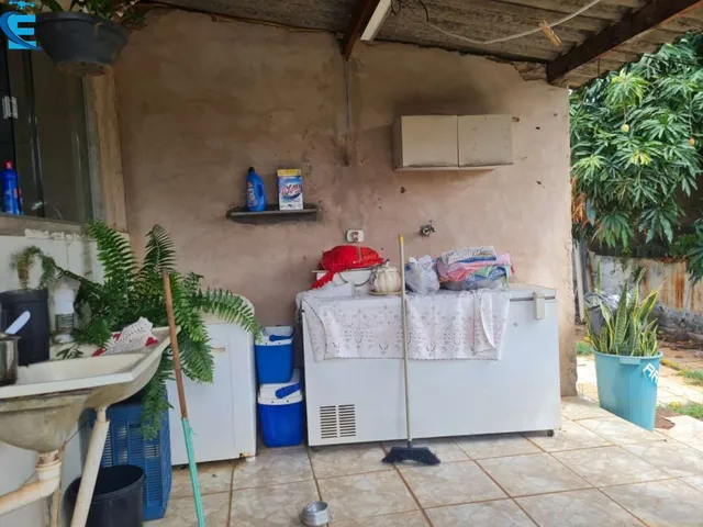 Imagem 9: Casa com 3 quartos, 2 vagas cobertas e quintal grande, em terreno de 360