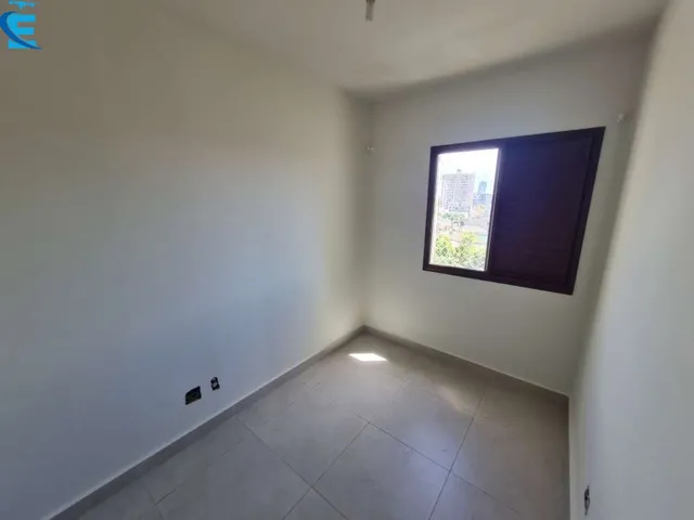 Imagem 11: Apto de 82,94 m², no Centro, com garagem, 3/4 (1 suíte), sacada na sala. Prédio com 2