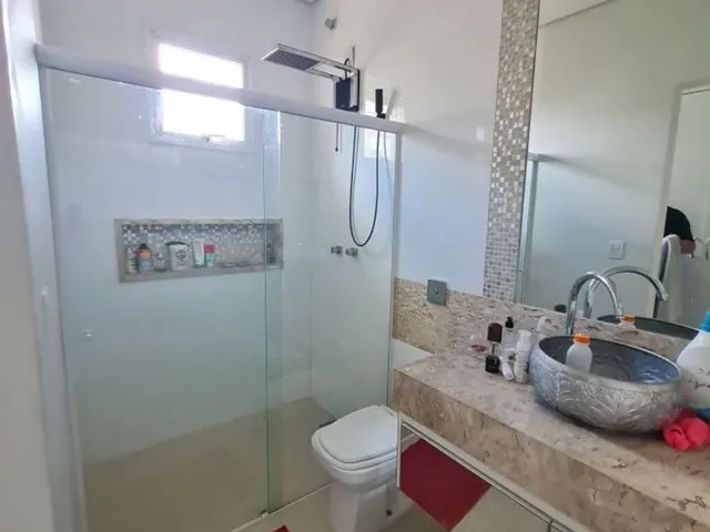 Imagem 7: Casa térrea de alto padrão com 289 m², 3 suítes, e oito vagas, no Gávea Hill 1