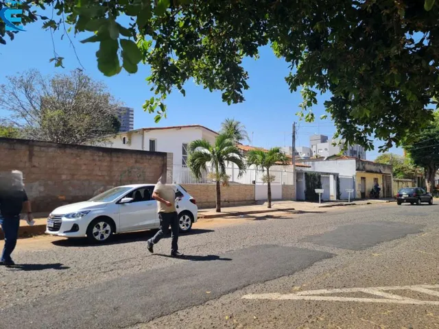 Imagem 2: Terreno de 12X30=360M², Aclive, em Rua Plana e Larga. Vizinhança Boa