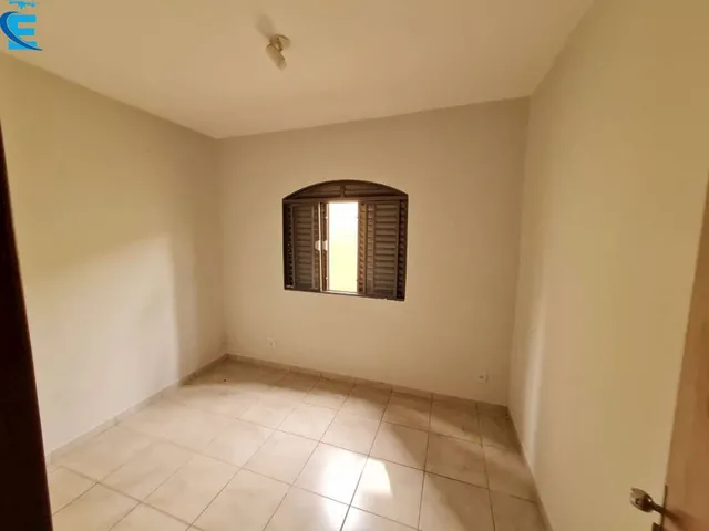 Imagem 5: Casa de 204 m², em terreno de 360 m², com 5 quartos (1 suíte), com 3 salas, vagas para