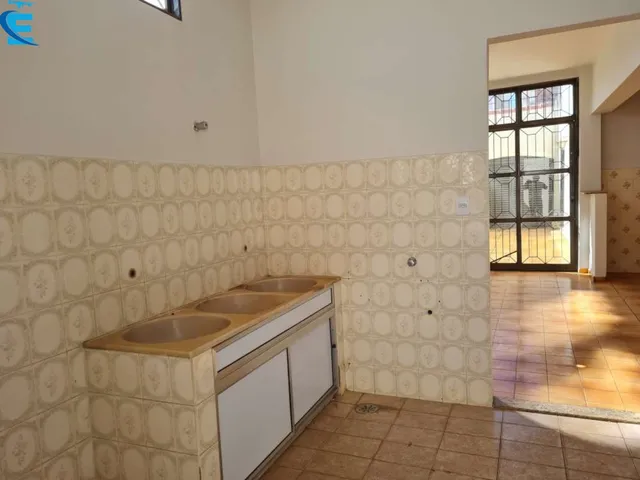 Imagem 14: Casa de 204 m², em terreno de 360 m², com 5 quartos (1 suíte), com 3 salas, vagas para