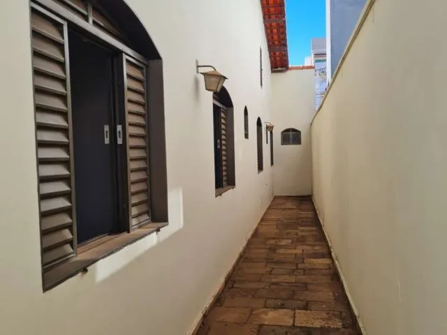 Imagem 4: Casa de 204 m², em terreno de 360 m², com 5 quartos (1 suíte), com 3 salas, vagas para