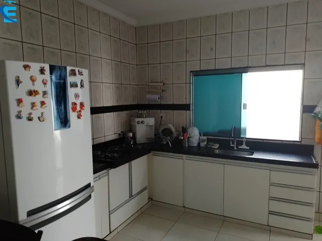 Imagem 2: Excelente Casa com 3/4 Sendo 1 Suíte, 2 Salas, Área Gourmet Completa, Piscina e 4 Vagas de Garagem